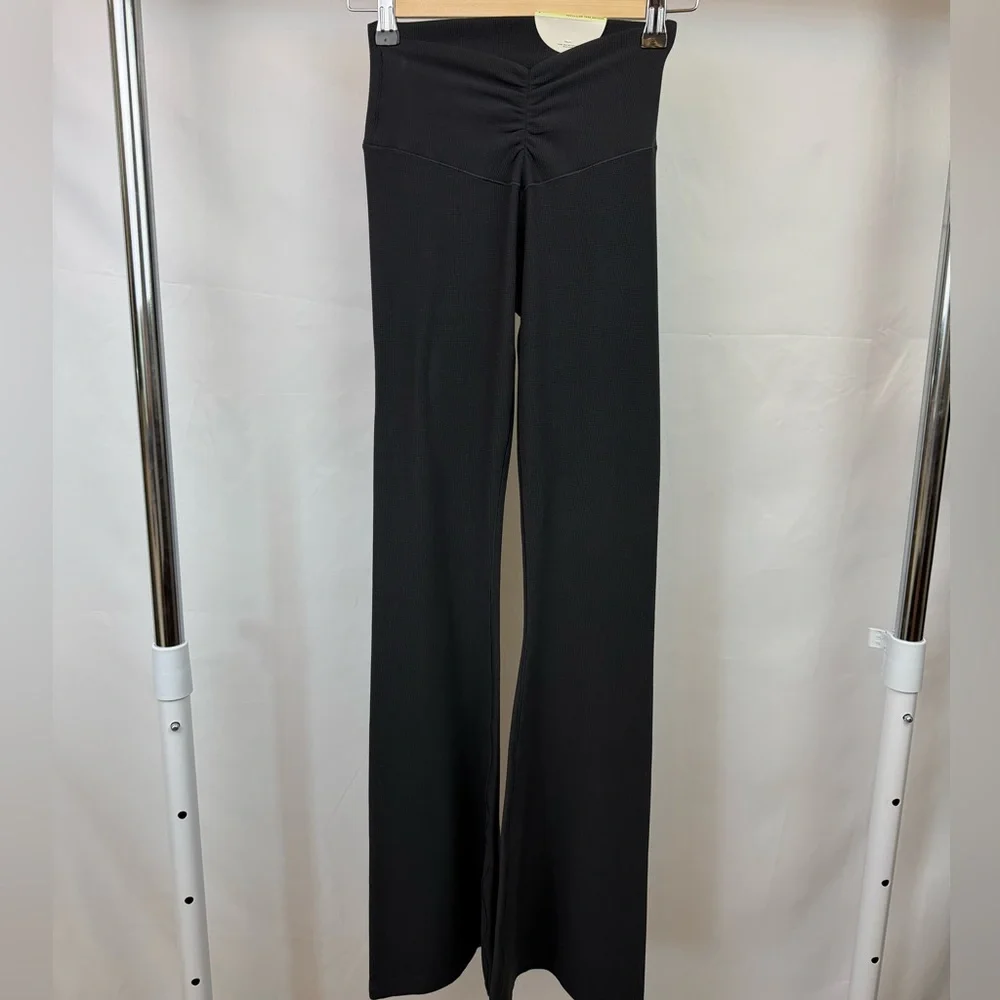NWT Aerie OFFLINE High Rise Flare Leggings Black Ribbed Yoga Pants S - Picture 1 of 11